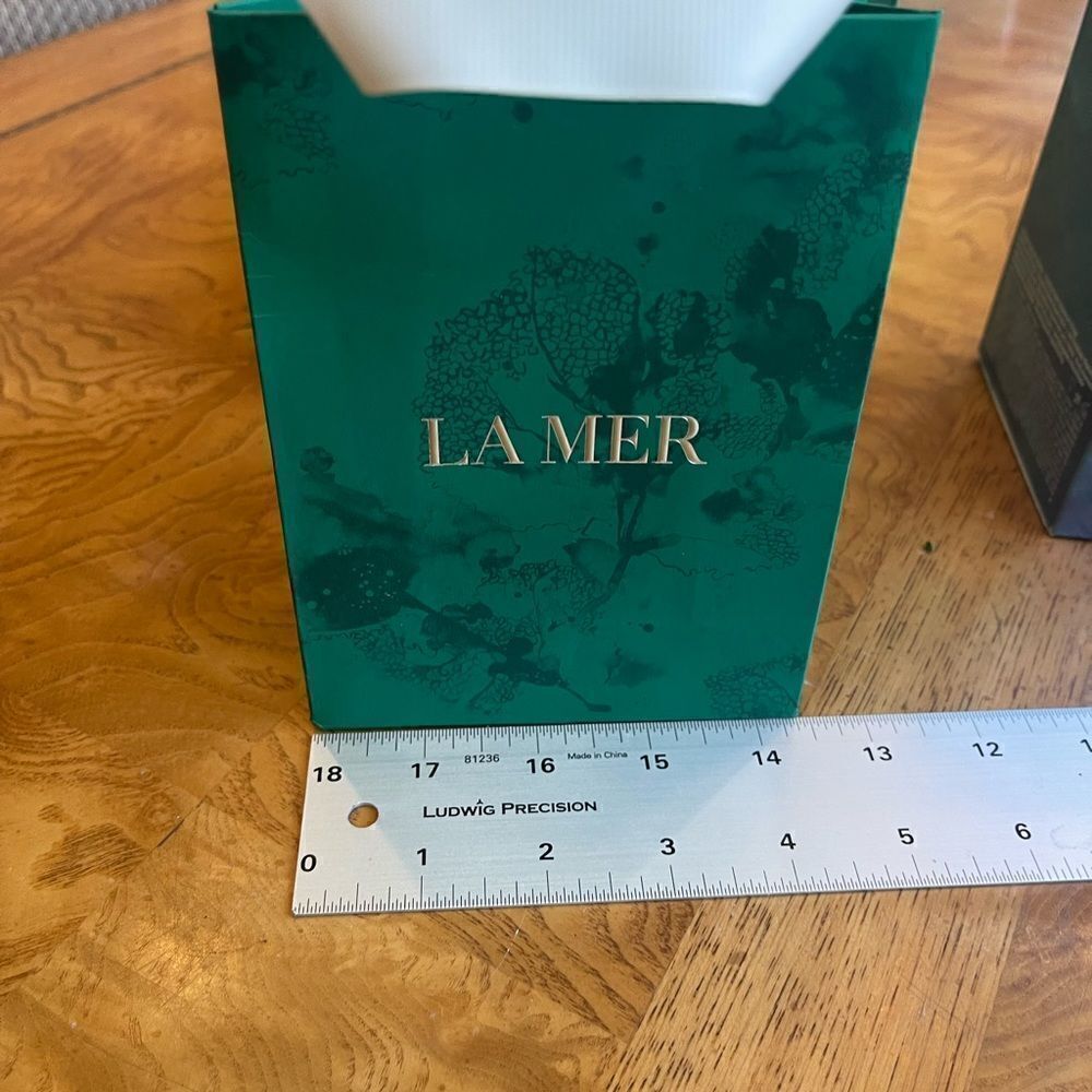 LA MER Bag & Empty Box! - Picture 3 of 16